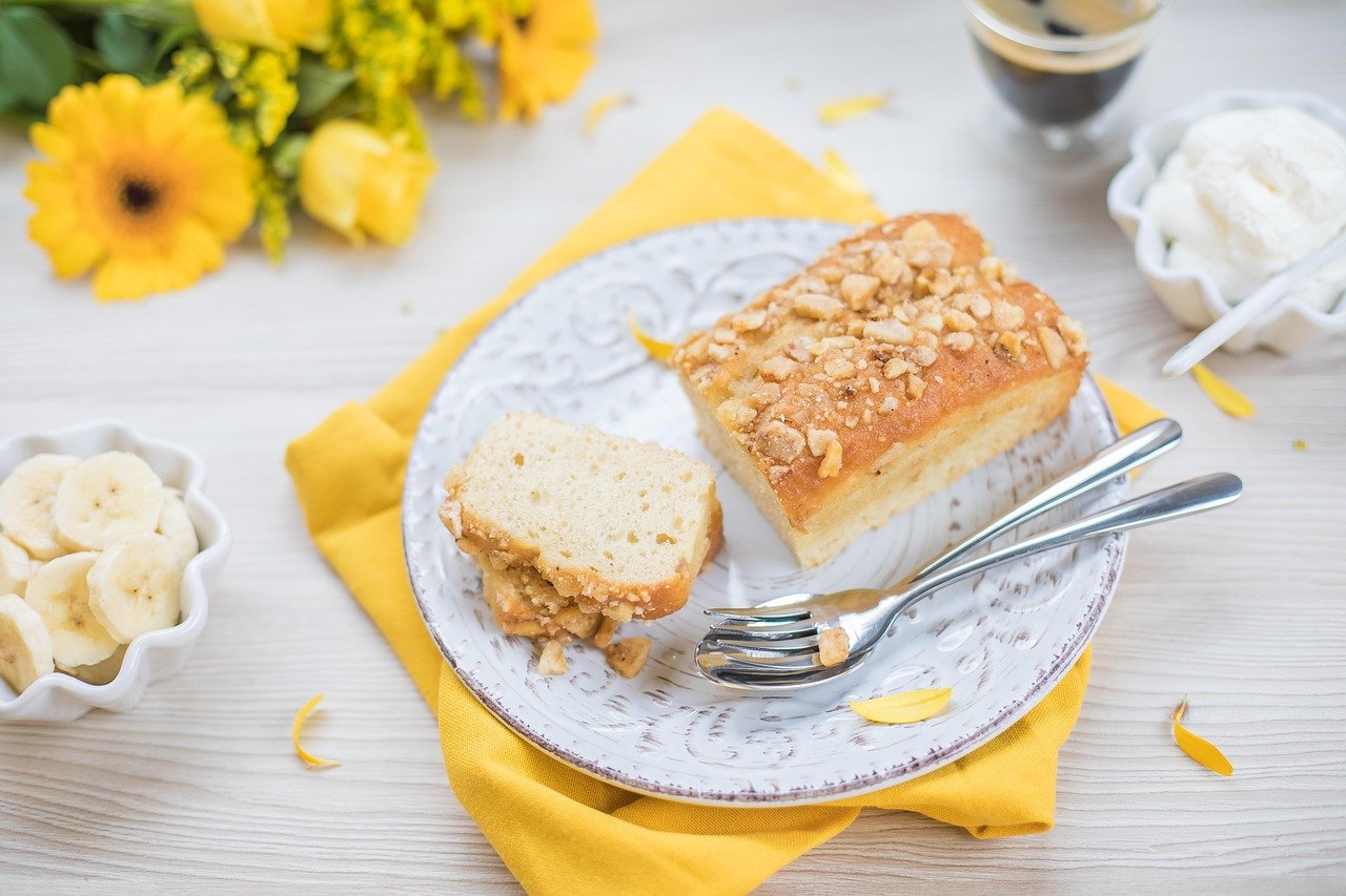 Bolo de 3 ingredientes saudável sem açúcar
