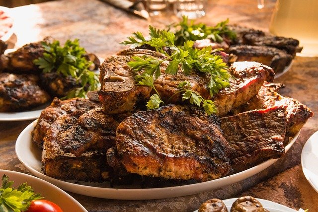 Bife de Patinho Grelhado com Crosta de Castanhas e Purê de Inhame: Receita e Meal Prep