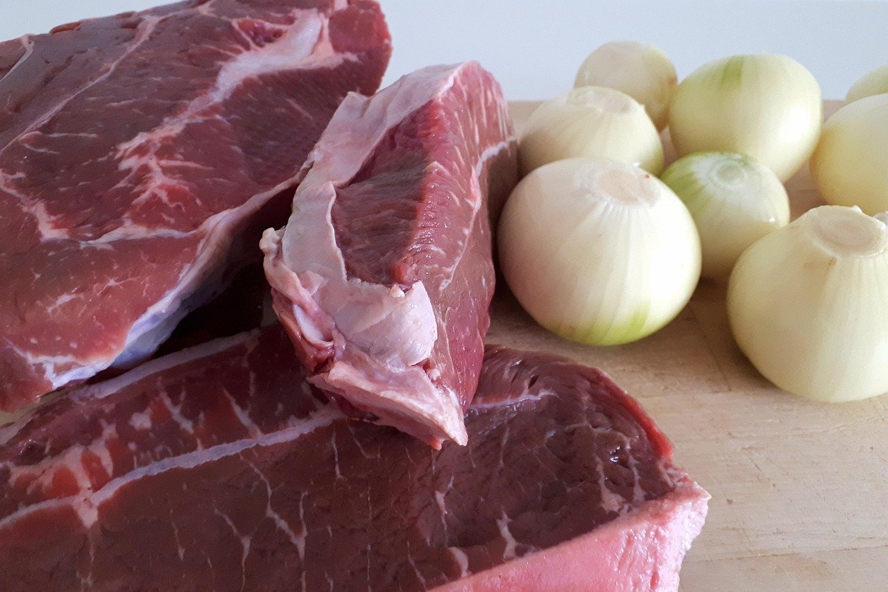 Picadinho de Carne com Molho de Cogumelos e Purê de Inhame: Receita e Meal Prep